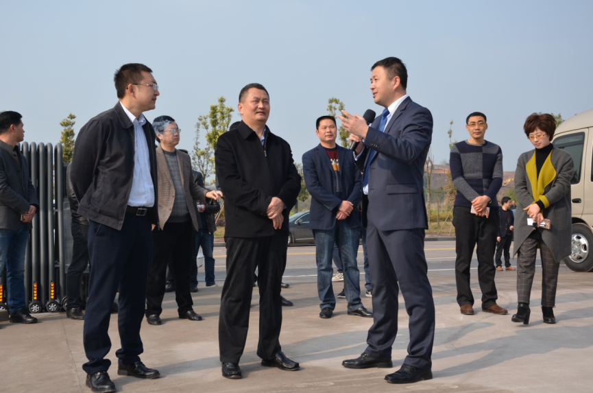 內(nèi)江副市長曾云忠等領(lǐng)導(dǎo)工蒞臨公司檢察指導(dǎo)
